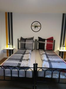 Postel nebo postele na pokoji v ubytování Ferienwohnung Elbflair