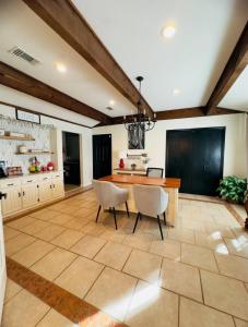 ダンカンヴィルにあるGorgeous Texas Homeのギャラリーの写真 +10枚の写真