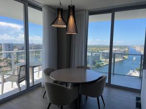 Balcone o terrazza di Apt Hyde, Beach, Pool, and Resort Amenities in Miami
