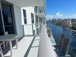 Balcone o terrazza di Apt Hyde, Beach, Pool, and Resort Amenities in Miami