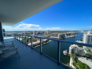 Balcone o terrazza di Apt Hyde, Beach, Pool, and Resort Amenities in Miami