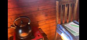 Foto da galeria de Eco Crofter's Wagon by the Sea - Off Grid Experience - No electricity - As seen soon on Netflix em Oldshoremore