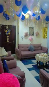 Ruang duduk di Furnished apartment -flat for rent