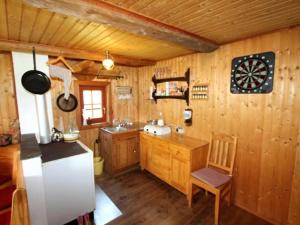 Kuchyňa alebo kuchynka v ubytovaní Almhütte Unterhofer