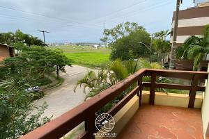 Gallery image of Apto 2 quartos na praia de Torres - 500mts do mar - Varanda com churrasqueira - Tv Smart - Wifi - Garagem - Aceita Pet in Passo de Torres