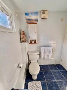 Ένα μπάνιο στο 5 Berth Chalet Holiday Apartment in Cornwall +8 φωτογραφίες