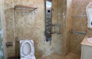 Koupelna v ubytování Thiên Thanh Hotel