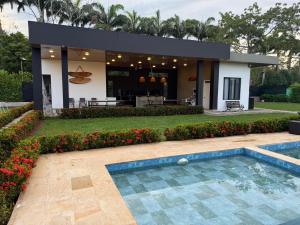 Kolam renang di atau dekat dengan Quinta La Bonita Restrepo-Meta