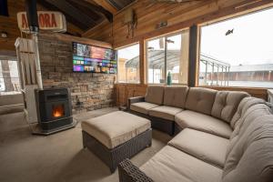 منطقة جلوس في Alpine Lodge Hotel