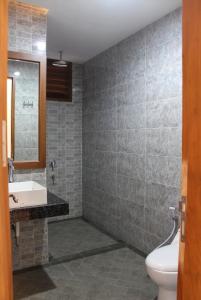 Phòng tắm tại Villa Rasamala