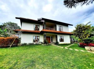 Vườn quanh Villa Rasamala