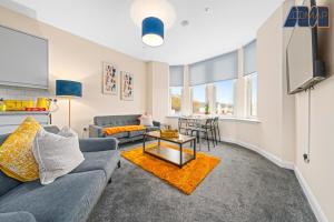 Χώρος καθιστικού στο 4 Bed Flat With Parking Sleeps 8 in Fife