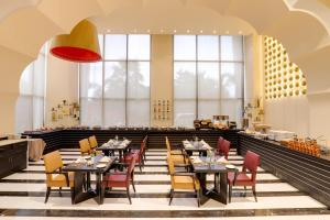Posezení v ubytování Saura Hotel, Agra - A Club Mahindra Associate