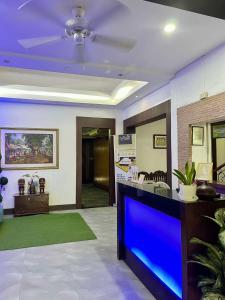 Televisyen dan/atau pusat hiburan di Casa Verde Hotel & Events Center +44 gambar