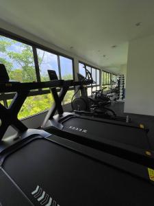 Posilňovňa alebo fitness centrum v ubytovaní Two-bedrooms apartments with kitchen