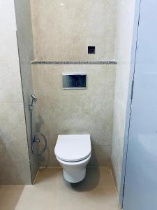 Hotel JMS Grand的一间浴室