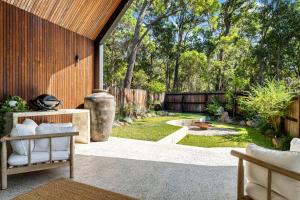 Treeview Retreat I Private Properties外面的花园