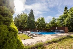 Bazén v ubytování Esplanade, dependance hotelu Monti Spa nebo v jeho okolí
