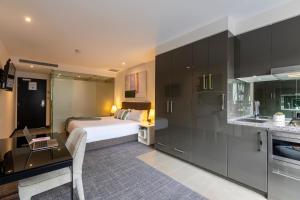 Corporate Living Accommodation Hawthorn的厨房或小厨房