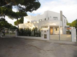 Το κτήριο όπου στεγάζεται  η βίλα