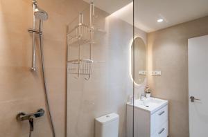 Bilik mandi di Sky View Design and relax top view with free parking