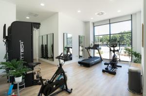 Pusat kecergasan dan/atau kemudahan kecergasan di Sky View Design and relax top view with free parking