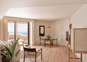 Televízia a/alebo spoločenská miestnosť v ubytovaní Paradisus by Meliá Fuerteventura - All Inclusive