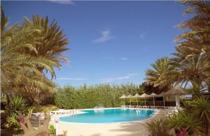 Πισίνα στο ή κοντά στο Paras Beach Apartments