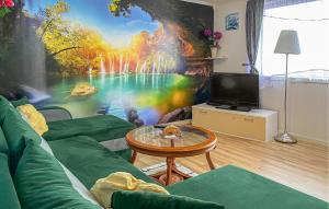 Χώρος καθιστικού στο Pet Friendly Apartment In Harøy