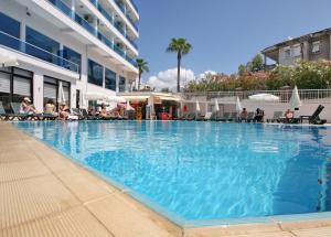Bazén v ubytování Palmea Hotel nebo v jeho okolí