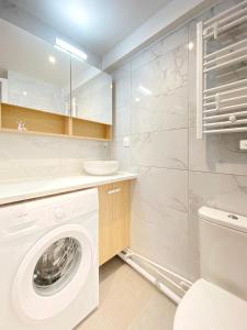 Cosy flat walkable distance to Eiffel Tower 욕실