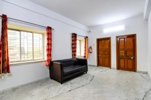 Χώρος καθιστικού στο Hotel O Anandapur Near Annapurna Garden