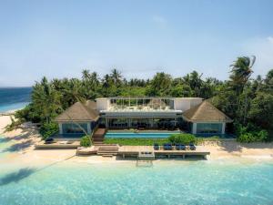 Raffles Maldives Meradhoo内部或周边的泳池