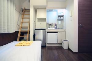 Kuchyň nebo kuchyňský kout v ubytování Quiet Area, Close to Station, Central Shinjuku, Room 202