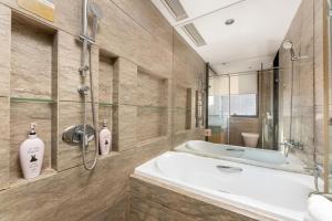 Koupelna v ubytování VanHao Serviced Apartment-Zhujiang Newtown-Near the US consulate-Vaperse the same building