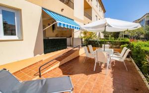 Φωτογραφία από το άλμπουμ του Luxury Bajo frente a la piscina ALBERT VILLAS σε Alcossebre