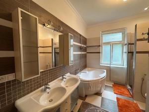 Gallery image of Sara Apartman in Mariánské Lázně +2 photos