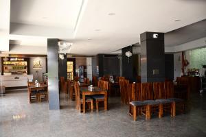 Restaurace v ubytování Hotel Morvi Nandan