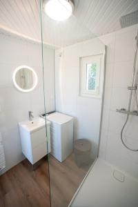 Ένα μπάνιο στο Nice house with south-facing terrace