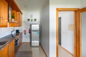 Η κουζίνα ή μικρή κουζίνα στο Sam's House +26 φωτογραφίες
