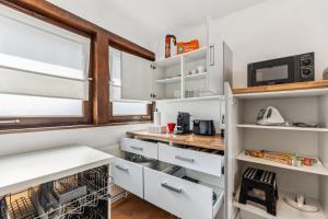 Billede fra billedgalleriet på CREW BEDS - APARTMENT in Gifhorn - For 4 People - 50m2, 1x Bedroom, 4x Single Bed, Free Coffee, WiFi & Parking - 24h CHECK IN #GF01 i Gifhorn + 7 billeder