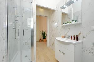 Bilik mandi di NuvolHouse +61 gambar