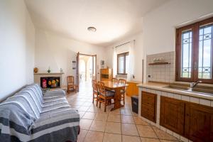 Dapur atau dapur kecil di Villa Nina - oasi di pace tra natura e mare in Puglia