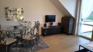 TV a/nebo společenská místnost v ubytování Apartman Paula 1