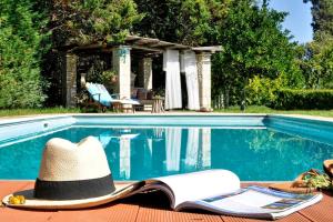Bazén v ubytování Portico Verde private Villa with pool | Corfu nebo v jeho okolí