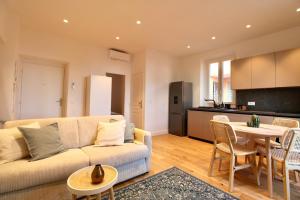 Kuchyň nebo kuchyňský kout v ubytování Apartment - La Isla - Seafront