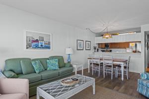 Dapur atau dapur kecil di Maritime West C-33 condo +42 gambar
