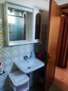 Bilik mandi di Villa Maresca
