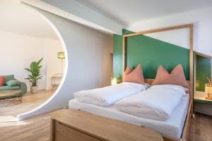 Villa Maria Boutique Apartment St Pauls客房内的一张或多张床位
