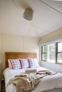 Katil atau katil-katil dalam bilik di Seastay Linen included -Town location